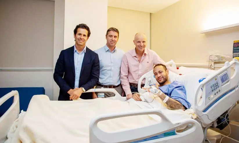 നെ​യ്മ​റി​ന്റെ ശ​സ്ത്ര​ക്രി​യ പൂ​ർ​ത്തി​യാ​യി