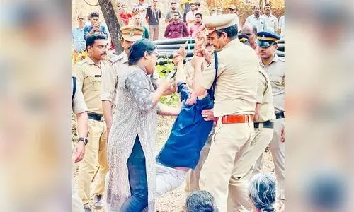 മാ​ലി​ന്യ​സം​ഭ​ര​ണ കേ​ന്ദ്ര​ത്തി​നെ​തി​രെ സ​മ​രം