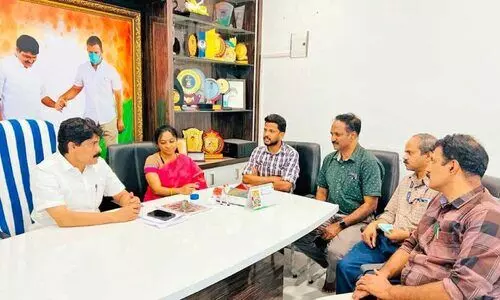 ടി. ​സി​ദ്ദീ​ഖ് എം.​എ​ൽ.​എ​യു​ടെ അ​ധ്യ​ക്ഷ​ത​യി​ൽ ന​ട​ന്ന യോ​ഗം