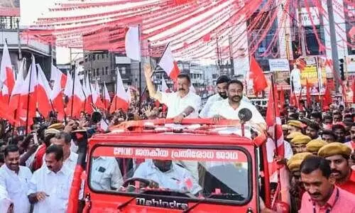 ജനകീയ പ്രതിരോധ ജാഥക്ക് കോട്ടയം​ ജില്ലയിൽ വൻ വരവേൽപ്