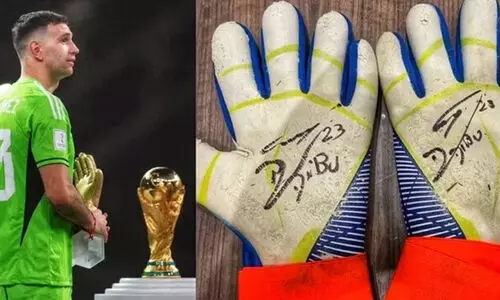 കുട്ടികളുടെ കാൻസർ ആശുപത്രിക്ക് എമിലിയാനോ മാർട്ടിനെസിന്‍റെ കൈത്താങ്ങ്; ലോകകപ്പിലെ ഗ്ലൗവ് ലേലത്തിൽ വിറ്റു