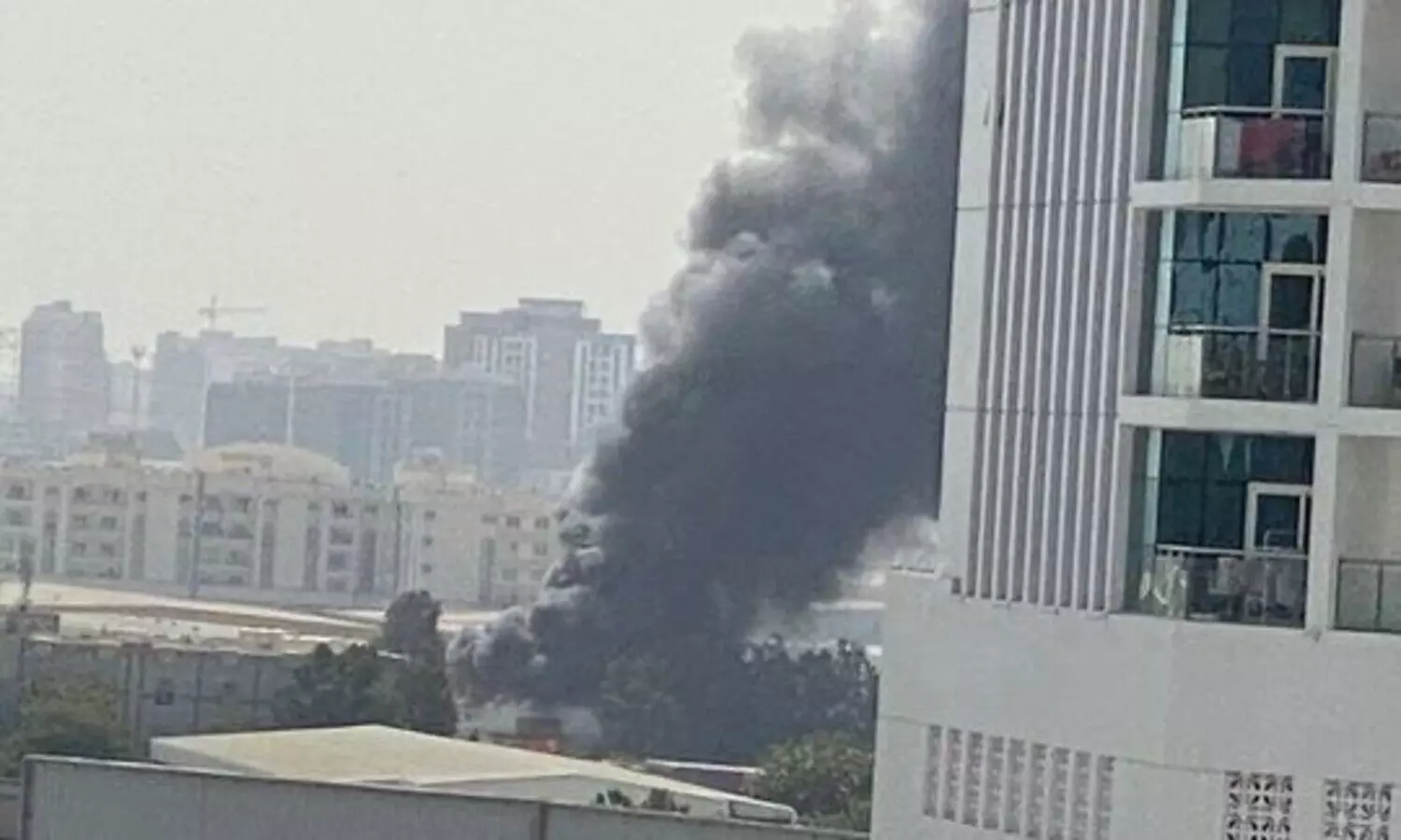 ഷാർജയിൽ ഗോഡൗണിൽ തീപിടിത്തം