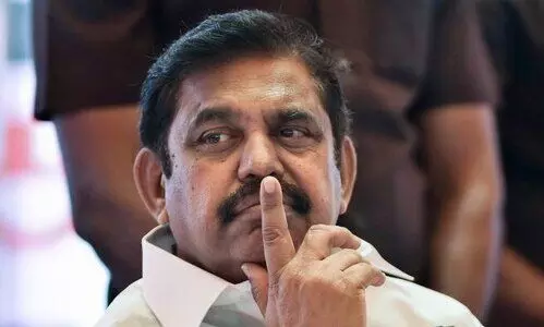 വിമാനത്താവളത്തിൽ പ്രതിഷേധിച്ചയാളെ ആക്രമിച്ചു; എടപ്പാടിക്കെതിരെ പൊലീസ് കേസ്