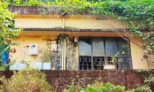 മാളൂർക്കയം അംഗൻവാടിയിലേക്ക് എങ്ങനെ കുട്ടികളെ അയക്കും?