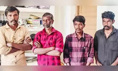 അതിർത്തി വഴി ചന്ദനം കടത്താൻ ശ്രമം; നാലുപേർ പിടിയിൽ