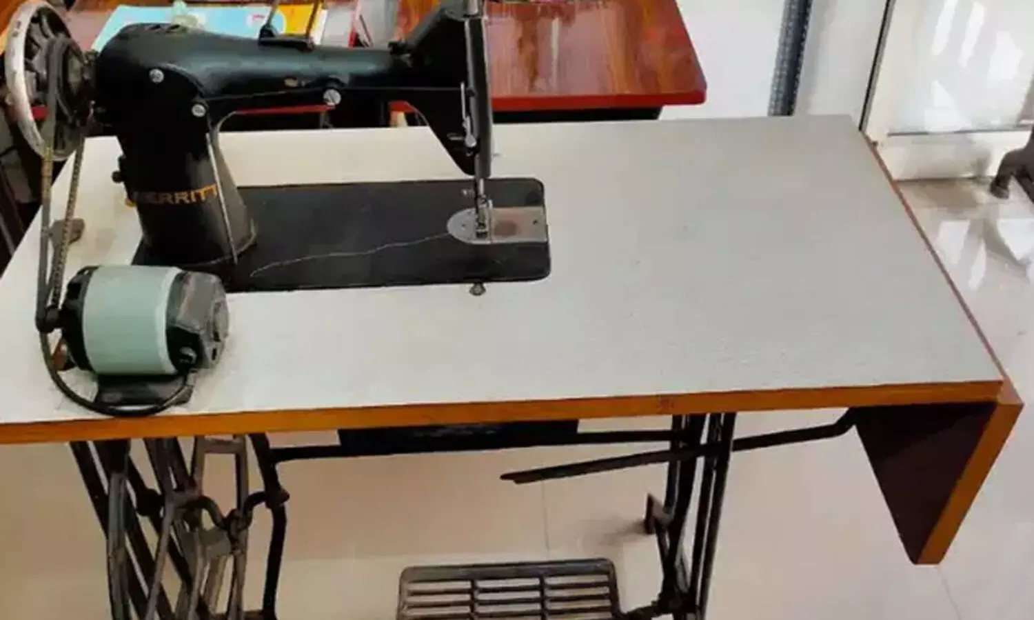 ഓഫിസർ അവധിയാണെങ്കിൽ തയ്യൽ തൊഴിലാളിക്ക്​ ക്ഷേമ പെൻഷനില്ല