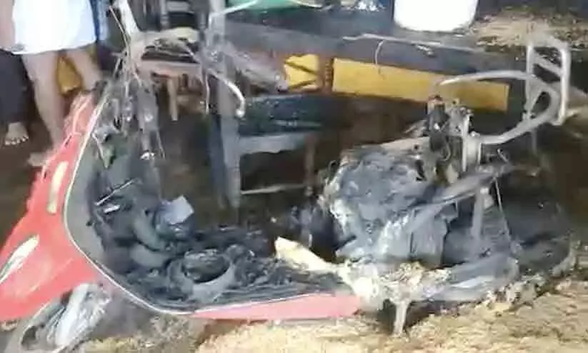 Electric scooter explodes, Karnataka Electric scooter explodes, Karnataka