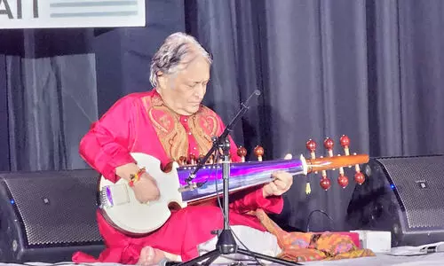 സ​രോ​ദി​ൽ സം​ഗീ​ത​മ​ഴ​യൊ​രു​ക്കി അം​ജ​ദ് അ​ലി ഖാ​ൻ