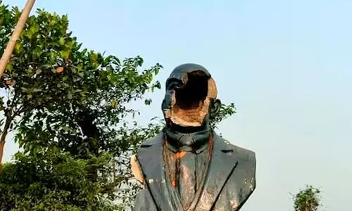 Lenins statue found broken in Darjeeling