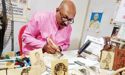 ജേക്കബ് കുര്യന്റെ ‘തീ വര’യിൽ വിരിയുന്നത് വിസ്മയചിത്രങ്ങൾ