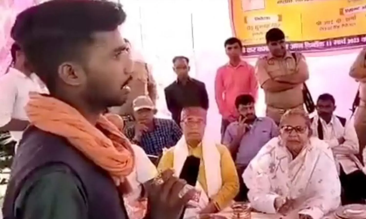 യു.പി മന്ത്രിയോട് തെരഞ്ഞെടുപ്പിലെ മോഹന വാഗ്ദാനങ്ങൾ എന്തായെന്ന് ചോദ്യം; മാധ്യമപ്രവർത്തകൻ അറസ്റ്റിൽ