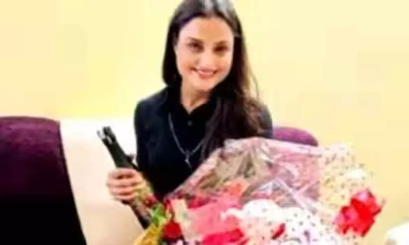 എയർഹോസ്റ്റസ് കെട്ടിടത്തിൽനിന്നു വീണുമരിച്ചു; കാസർകോട് സ്വദേശി പിടിയിൽ എയർഹോസ്റ്റസ് കെട്ടിടത്തിൽനിന്നു വീണുമരിച്ചു; കാസർകോട് സ്വദേശി പിടിയിൽ