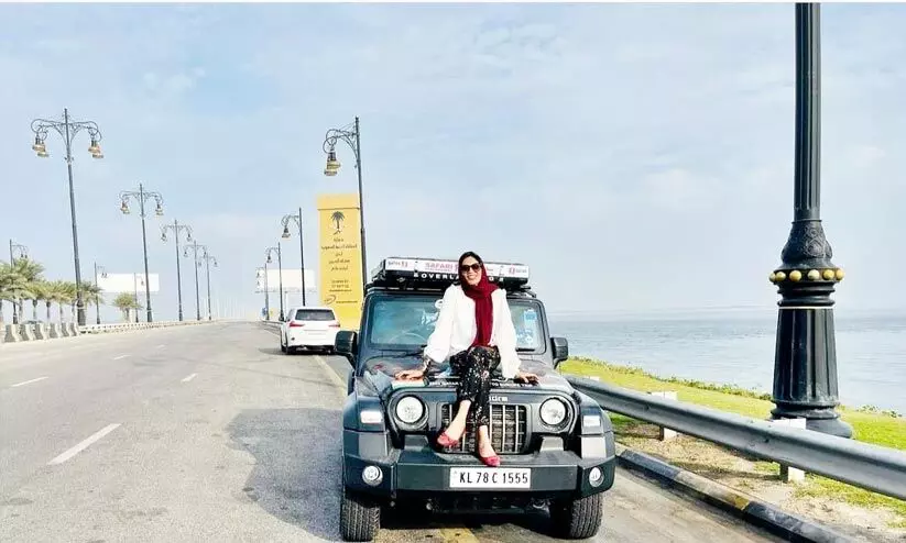 സ്വന്തം വാഹനത്തിൽ ലോകം ചുറ്റുകയാണ് ഈ തലശ്ശേരിക്കാരി സ്വന്തം വാഹനത്തിൽ ലോകം ചുറ്റുകയാണ് ഈ തലശ്ശേരിക്കാരി