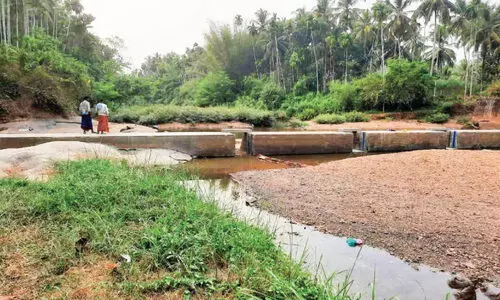 കാ​നം​കോ​ട് ചെ​ക്ക് ഡാ​ം