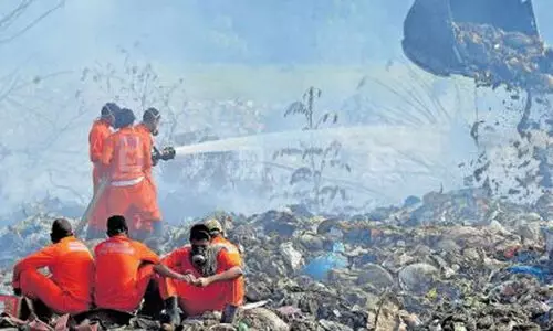 ബ്രഹ്മപുരം: ജാഗ്രത തുടര്ന്ന് അഗ്നിരക്ഷാസേന ബ്രഹ്മപുരം: ജാഗ്രത തുടര്ന്ന് അഗ്നിരക്ഷാസേന