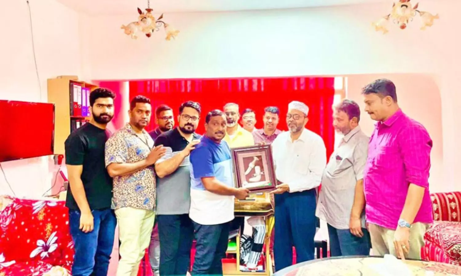 യാ​ത്ര​യ​യ​പ്പും സ്നേ​ഹാ​ദ​ര​വും