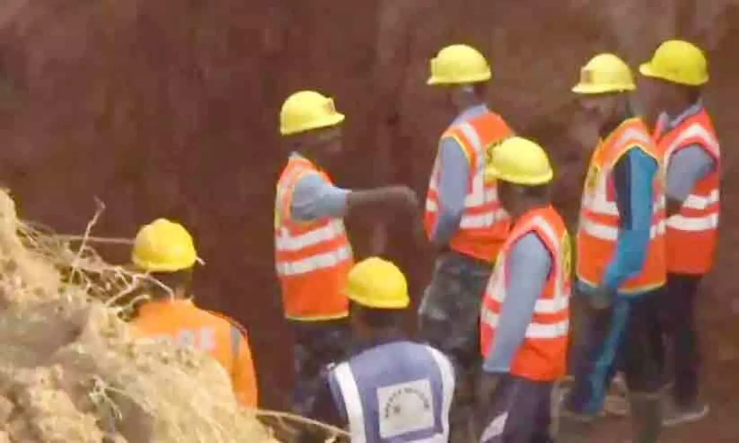 7 year old boy who fell in Madhya Pradesh borewell dies after rescue