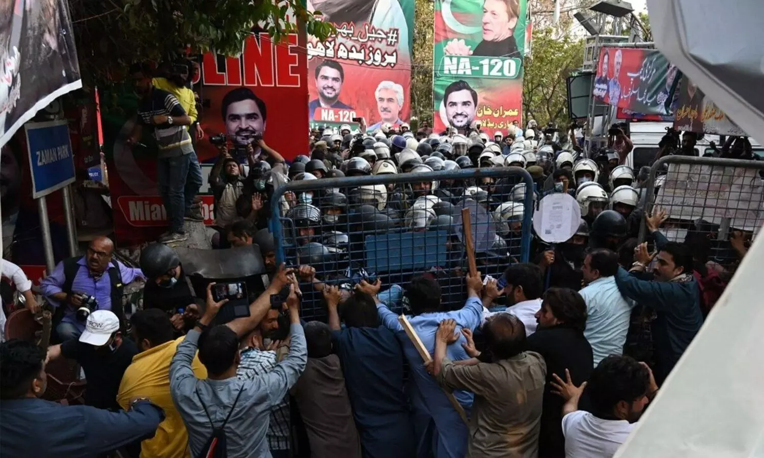 ഇംറാൻ ഖാന് ആശ്വാസം; അറസ്റ്റിൽ നിന്നും സംരക്ഷണം നൽകി കോടതി