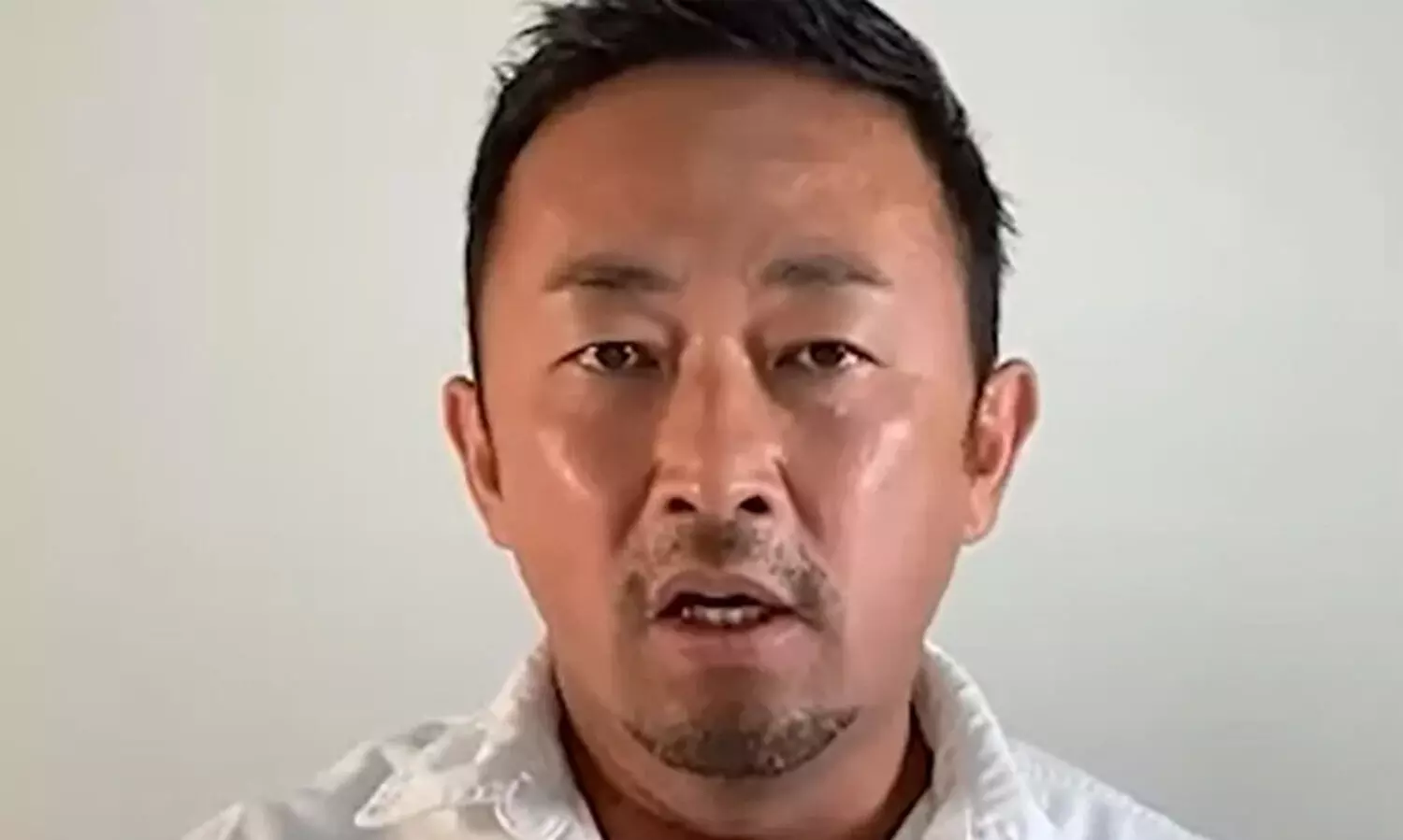 യൂട്യൂബർ എം.പിയായി പക്ഷേ, പാർല​മെന്റിൽ കാലുകുത്തിയില്ല; ഒടുവിൽ പുറത്താക്കി