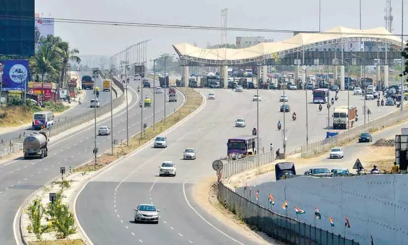 ബംഗളൂരു-മൈസൂരു അതിവേഗപാത: പ്രതിഷേധത്തിനിടെ ടോൾ പിരിവ് തുടങ്ങി