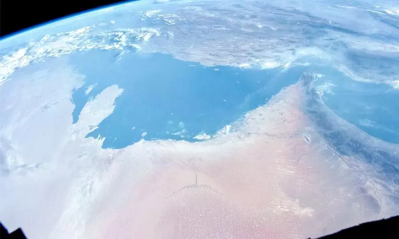 യു.​എ.​ഇ​യു​ടെ ബ​ഹി​രാ​കാ​ശ​ ചി​ത്രം പ​ങ്കു​വെ​ച്ച്​ അ​ൽ നി​യാ​ദി