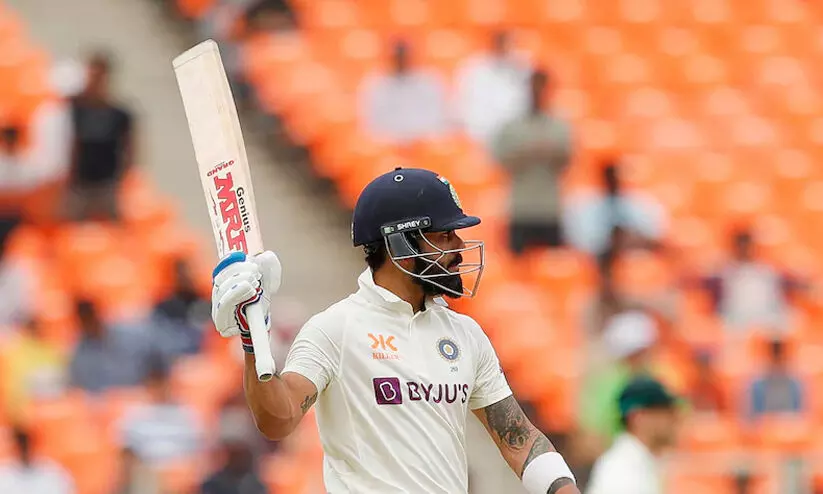 ‘ഫോമിന്റെ പാരമ്യത്തിൽ ഇനിയും എത്തിയിട്ടില്ല’; കോഹ്ലിയെ പുകഴ്ത്തി മുൻ ഓസീസ് ഇതിഹാസം ‘ഫോമിന്റെ പാരമ്യത്തിൽ ഇനിയും എത്തിയിട്ടില്ല’; കോഹ്ലിയെ പുകഴ്ത്തി മുൻ ഓസീസ് ഇതിഹാസം