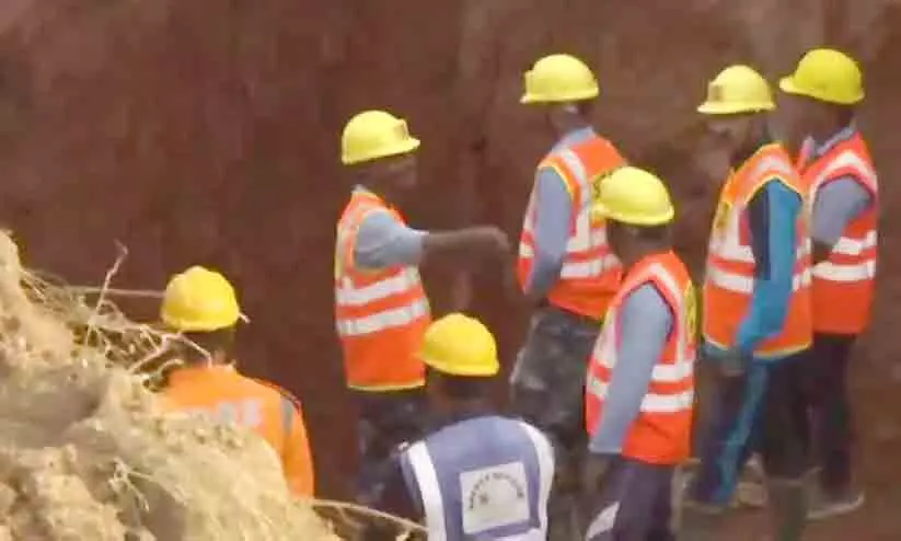 7 year old boy who fell in Madhya Pradesh borewell dies after rescue 7 year old boy who fell in Madhya Pradesh borewell dies after rescue