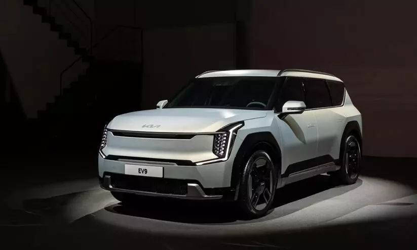 ഇ.വി 9 ഇലക്ട്രിക് എസ്.യു.വി അവതരിപ്പിച്ച് കിയ മോട്ടോർസ്; മത്സരം ആഡംബര വിഭാഗത്തിൽ