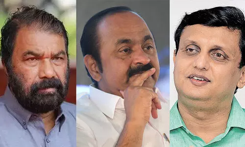 ‘റിയാസിന്റെ രാഷ്ട്രീയ പാരമ്പര്യത്തെ സംശയിക്കുന്നവർക്ക് ഇതൊന്ന് ഓടിച്ചു വായിക്കാവുന്നതാണ്’; വി.ഡി സതീശന് മറുപടിയുമായി വി. ശിവൻകുട്ടി ‘റിയാസിന്റെ രാഷ്ട്രീയ പാരമ്പര്യത്തെ സംശയിക്കുന്നവർക്ക് ഇതൊന്ന് ഓടിച്ചു വായിക്കാവുന്നതാണ്’; വി.ഡി സതീശന് മറുപടിയുമായി വി. ശിവൻകുട്ടി