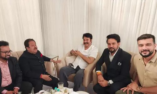 കേന്ദ്രമന്ത്രി അനുരാഗ് താക്കൂറുമായും ഐ.പി.എൽ ചെയർമാൻ രാജീവ് ശുക്ലയുമായും കൂടിക്കാഴ്ച നടത്തി മമ്മുട്ടി