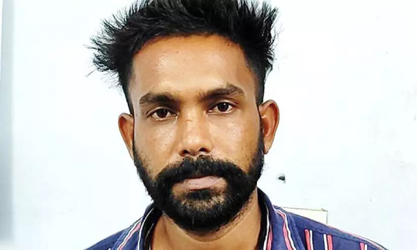 arrest, fake currency,