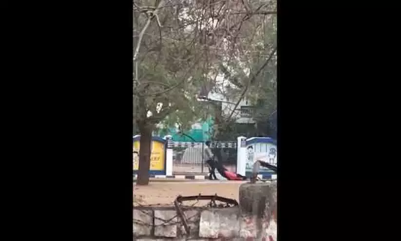 Female professor dragged along road, robbed in broad daylight in Tamil Nadu Female professor dragged along road, robbed in broad daylight in Tamil Nadu