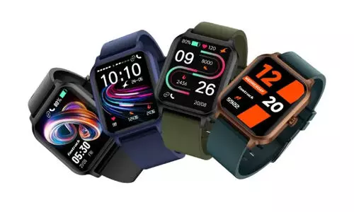 ഫാസ്‌ട്രാക്ക് റിവോൾട്ട് സ്മാർട്ട് വാച്ചിന് 1,695 രൂപ മാത്രം; ബ്ലൂടൂത്ത് കോളിങ് അടക്കം കിടിലൻ ഫീച്ചറുകൾ