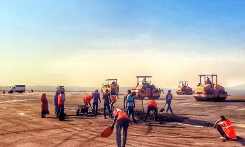 കരിപ്പൂർ: റൺവേ റീകാർപറ്റിങ്​ പുരോഗമിക്കുന്നു