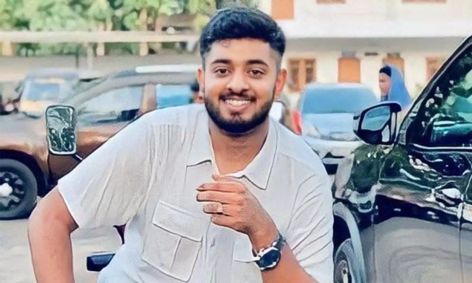 തടി ലോറിയുടെ പിറകിൽ ബൈക്കിടിച്ച് യുവാവ് മരിച്ചു