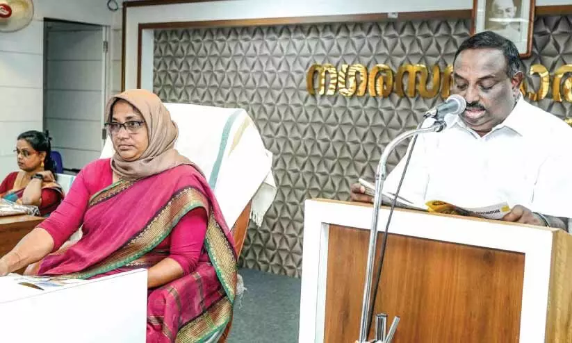 മഞ്ചേരി നഗരസഭ: ഭവന പദ്ധതിക്കും കുടിവെള്ളത്തിനും ഗതാഗത മേഖലക്കും ഊന്നല് മഞ്ചേരി നഗരസഭ: ഭവന പദ്ധതിക്കും കുടിവെള്ളത്തിനും ഗതാഗത മേഖലക്കും ഊന്നല്