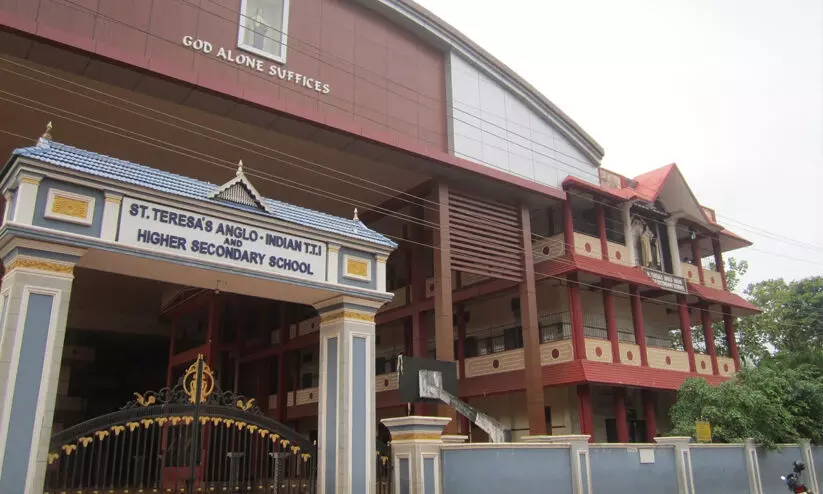 വിവരാവകാശം: വിവരം നൽകാത്ത കണ്ണൂരിലെ എയ്ഡഡ് സ്കൂളിന് 25,000 പിഴ