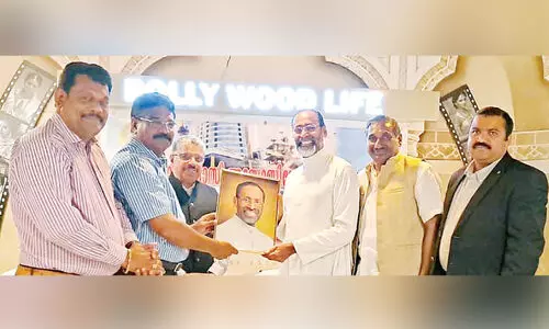 ഫാ. ​ഡേ​വി​സ് ചി​റ​മേ​ലി​നെ സ​ന്ദ​ർ​ശി​ച്ചു