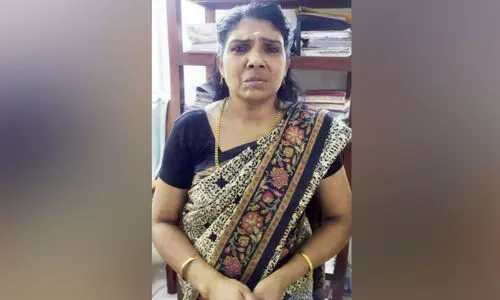 Woman arrested, Theft