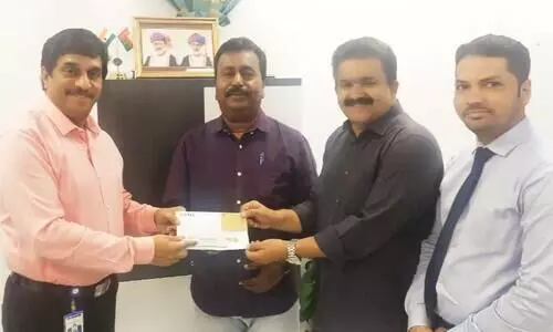 പ്രിവിലേജ് കാർഡ് വിതരണം ചെയ്​തു