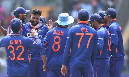 ആഞ്ഞടിച്ച് ഷമിയും സിറാജും; ആസ്ട്രേലിയ 188ന് പുറത്ത്