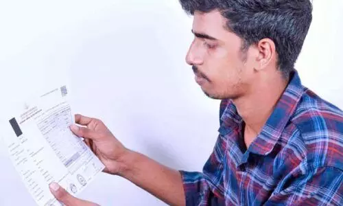 എസ്.എസ്.എൽ.സി സർട്ടിഫിക്കറ്റിൽ ഫോട്ടോ പതിഞ്ഞില്ല, ഉപരിപഠനം മുടങ്ങി