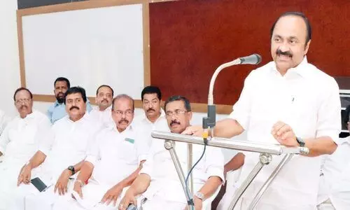 സ്വർണം മുതൽ മാലിന്യക്കൂമ്പാരം വരെ പിണറായി വിറ്റുകാശാക്കുന്നു –വി.ഡി. സതീശൻ