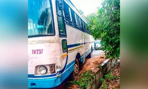 യാത്രക്കിടെ ഡ്രൈവർക്ക്​ ബോധക്ഷയം; അപകടം ഒഴിവാക്കി കണ്ടക്ടർ