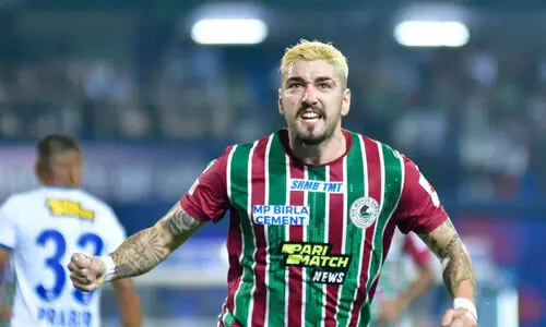 പെനാൽറ്റി ഗോളാക്കി പെട്രാറ്റോസും ഛേത്രിയും; ബംഗളൂരുവും മോഹൻ ബഗാനും ഒപ്പത്തിനൊപ്പം