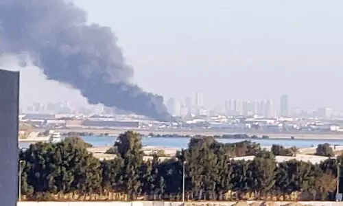 റാ​സ്​ അ​ൽ ഖോ​റി​ൽ തീ​പി​ടി​ത്തം