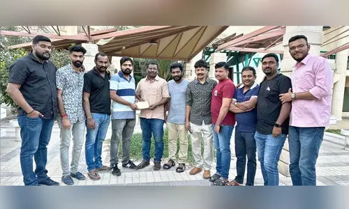 ലാ​ല്‍കെ​യേ​ഴ്സ് സ​ഹാ​യം കൈ​മാ​റി