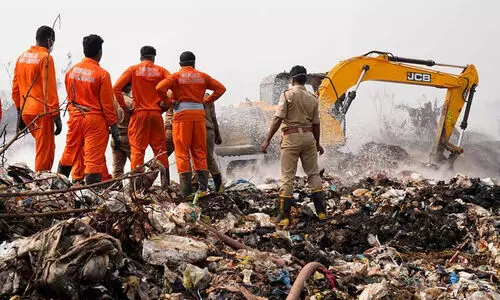 ബ്രഹ്മപുരം: കോർപറേഷനിൽ പ്ലാസ്റ്റിക് മാലിന്യനീക്കം പുനരാരംഭിച്ചു