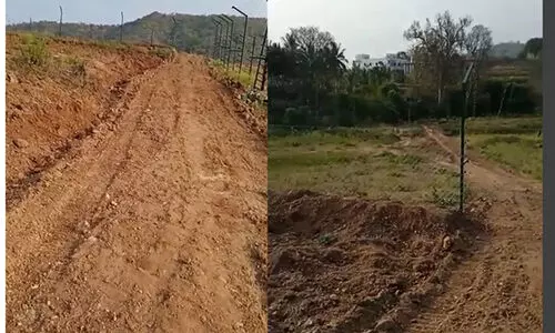 അട്ടപ്പാടിയിലെ വട്ടലക്കിയിൽ ആദിവാസി ഭൂമി കൈയേറിയതായി മുഖ്യമന്ത്രിക്ക് പരാതി