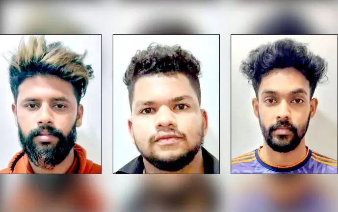 പൊതുസ്ഥലത്ത് കക്കൂസ് മാലിന്യം തള്ളൽ: മൂന്നുപേർ പിടിയിൽ പൊതുസ്ഥലത്ത് കക്കൂസ് മാലിന്യം തള്ളൽ: മൂന്നുപേർ പിടിയിൽ